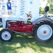 1ST PLACE TRACTOR - 1955 FORD 600 Z